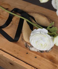 White Ranunculus Spray
