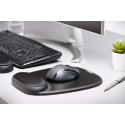 Kensington Comfort Gel Mouse Pad — Black - image 2