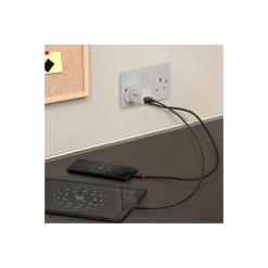 Lindy 20W USB Type A and C Charger - image 3
