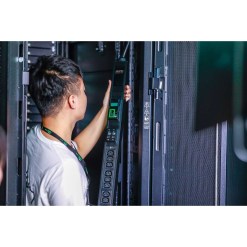 APC Easy Rack PDU, Metered, 0U, 3 Phase, 22kW, 230V, 32A, 18 x C13 and 6 x C19 outlets, IEC60309 3P+N+PE inlet - image 6