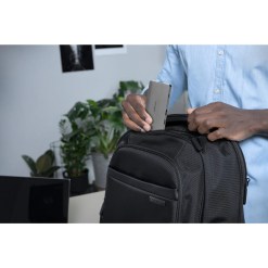 Kensington UH1400P USB-C 8-in-1 Driverless Mobile Dock - image 3