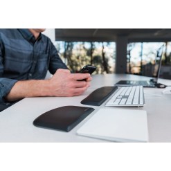 Kensington ErgoSoft Wrist Rest for Slim Keyboards - image 2