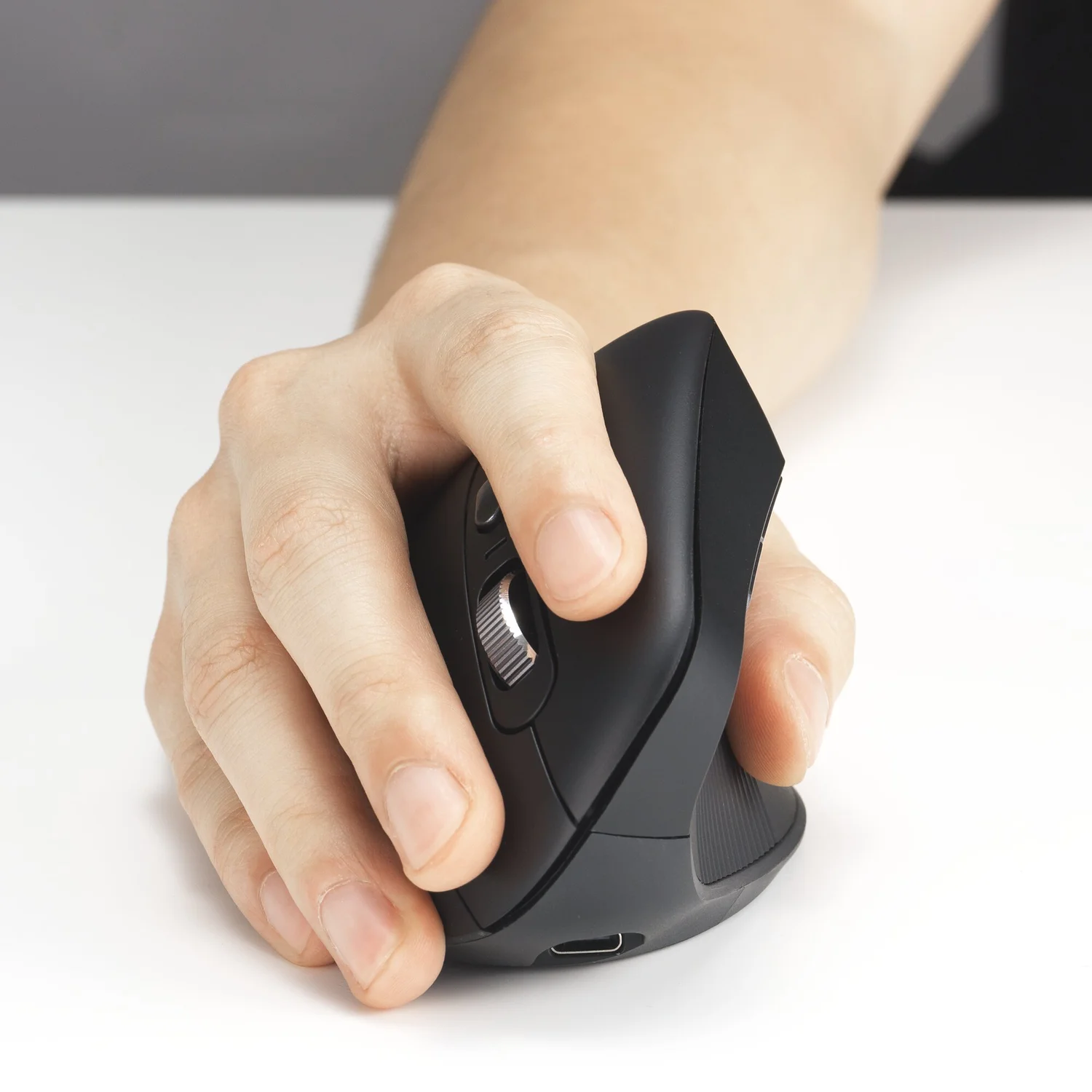 Kensington Pro Fit Ergo MY630 EQ Rechargeable Mouse - image 4