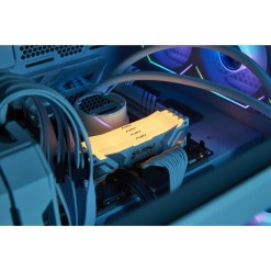 Kingston Technology FURY 16GB 6400MT/s DDR5 CL32 DIMM Renegade RGB White XMP - image 7